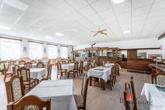 Restaurace s bytovou jednotkou a velkým pozemkem (6 078 m²) 