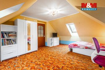 Nabízíme k prodeji prostorný rodinný dům v klidné části obce
