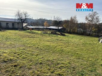 Nabízíme k prodeji pozemek o rozloze 3147 m², situovaný v kl
