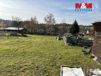 Nabízíme k prodeji pozemek o rozloze 3147 m², situovaný v kl