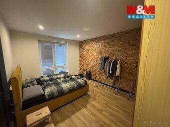 Nabízíme k pronajmu útulný a moderní byt v přízemí rodinného