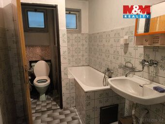 Nabízíme Vám prostorný byt v 1. NP domu o dispozici 3+1, vým