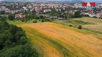 Nabízíme k prodeji atraktivní pozemek o rozloze 10 421 m², i
