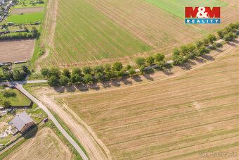 We offer for sale a flat plot of land with an area of 1964 m² in a quiet location in the…