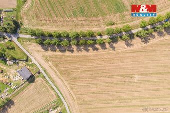 We offer for sale a flat plot of land with an area of 1964 m² in a quiet location in the…