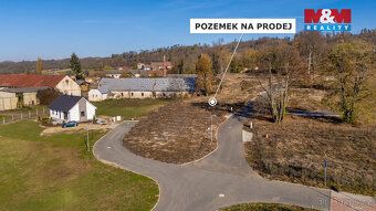 Pokud Vás láká úžasné místo s výhledem do krajiny, máme pro 