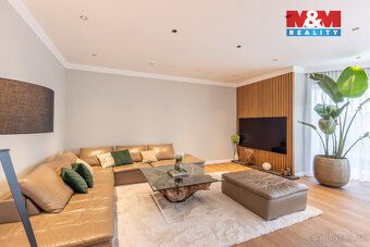 We offer for sale an exclusive family house with usable area of 203 sqm located in the…
