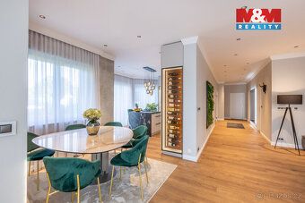 We offer for sale an exclusive family house with usable area of 203 sqm located in the…