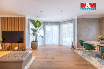 We offer for sale an exclusive family house with usable area of 203 sqm located in the…
