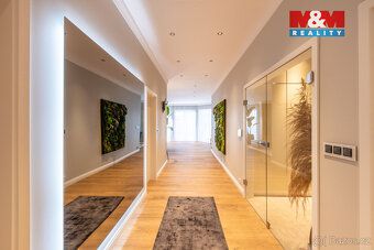 We offer for sale an exclusive family house with usable area of 203 sqm located in the…