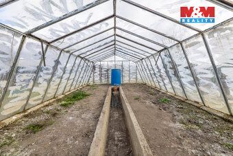 Nabízíme Vám k prodeji chatu o výměře 14,25 m2 se skleníkem,
