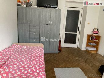 +popl. 4000, , Pronájem prostorného bytu 2+1 (53 m²) v Český