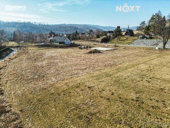 We offer for sale a building plot of 1,752 m² in the village