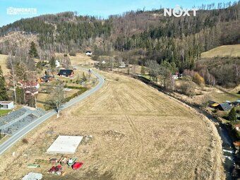 We offer for sale a building plot of 1,752 m² in the village
