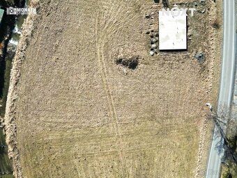 We offer for sale a building plot of 1,752 m² in the village