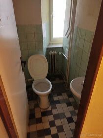 Pronájem obchodních prostor - prodejny 10 - 200 m2. Prostory