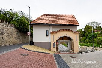 We offer you exceptional living in the heart of the picturesque district Prague - Lysolaje.