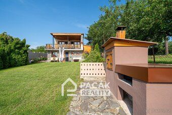Ref. No. 00762 Exclusively on behalf of the owner we offer for sale a renovated cottage in an…