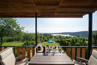 Ref. No. 00762 Exclusively on behalf of the owner we offer for sale a renovated cottage in an…
