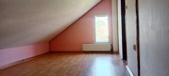 For sale is a brick house for rent by rows located in the city center where all civic amenities are available.