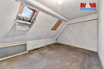 We offer for sale a spacious 2+1 apartment with usable area of 74 m², located in the center of…