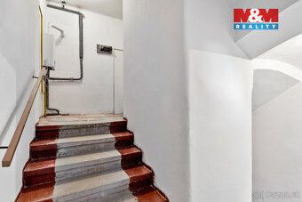 We offer for sale a spacious 2+1 apartment with usable area of 74 m², located in the center of…