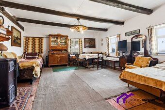 Exclusively on behalf of the owner I offer for sale an historic cottage - family house with…
