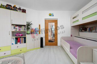 Living surrounded by nature.. We offer for sale a spacious and bright apartment 3+kk in…