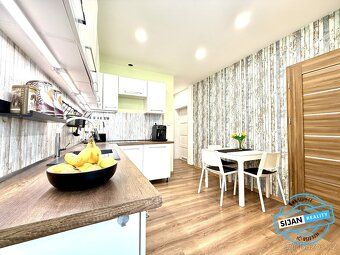 Ev.č. 00723 Nabízíme prostorný a moderní byt 4+1 v blízkosti