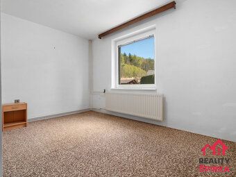Nabízíme k prodeji velmi dobře udržovaný rodinný dům o dispo