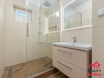 Nabízíme k prodeji velmi dobře udržovaný rodinný dům o dispo