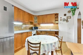 Nabízíme k prodeji samostatně stojící rodinný dům v malebné 