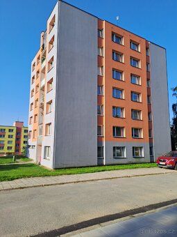 Nabízím pronájem prostorného bytu 3+1 se zasklenou lodžií v 