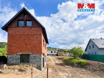 Nabízíme k prodeji rodinný dům o zastavěné ploše 75 m² s čís