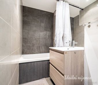 Aktuálně nabízíme hezký plně zařízený byt 2+kk o rozloze 44 