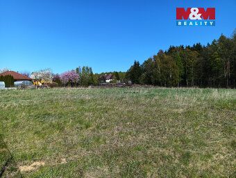 Nabízíme k prodeji pozemek k bydlení o výměře 1 335 m² nedal