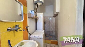 Ev.č. 00344 Nabízíme byt 2+1 v přízemí domu na ulici Hradeck