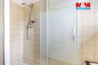 Nabízíme k prodeji samostatně stojící rodinný dům v klidné č