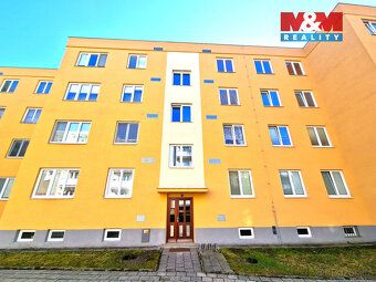 We sell a 3BR apartment in private ownership of 70 sqm conveniently located between Ostrava…