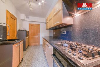 We offer an exceptional apartment with a layout of 3+1 and floor area