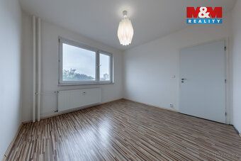 Do nabídky uvádíme prostorný byt 3+1 v Chodově, v ulici u Po
