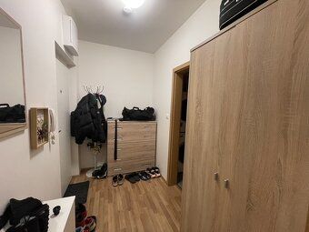 Nabízíme k pronájmu moderní a prostorný byt o dispozici 1+kk