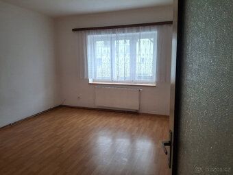 Nabízím pronájem bytu v přízemí rodinného domu 2+KK o výměř 
