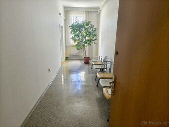 I offer for sale non-residential premises of total area 80 m² on 