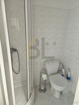 I offer for sale non-residential premises of total area 80 m² on 