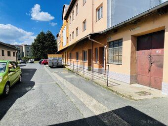 I am renting out warehouse space of approx. 250 m² in Vyškov
