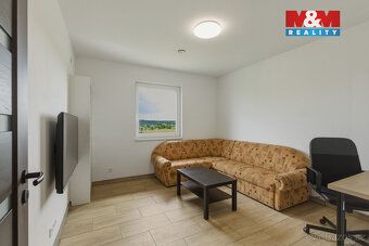 Hledáte rodinný dům v klidné lokalitě s velkým pozemkem? Ve 