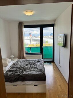 K pronájmu velmi prostorný, světlý a moderně vybavený byt 3+