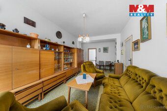 Nabízíme k prodeji družstevní byt o dispozici 3+1 a užitné p