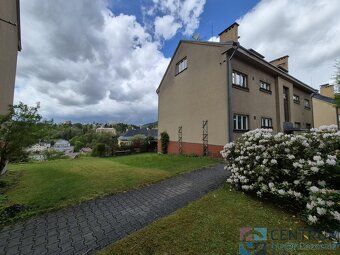 We offer for rent a spacious 2+1 apartment with total usable area of